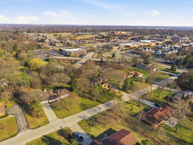 2340 Alta Louise PARKWAY, Brookfield, WI 53045