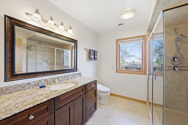 2340 Alta Louise PARKWAY, Brookfield, WI 53045