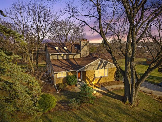 2340 Alta Louise PARKWAY, Brookfield, WI 53045