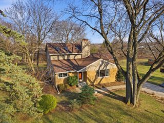 2340 Alta Louise PARKWAY, Brookfield, WI 53045