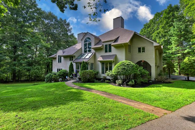 521 Overlook Road, Glastonbury, CT 06033