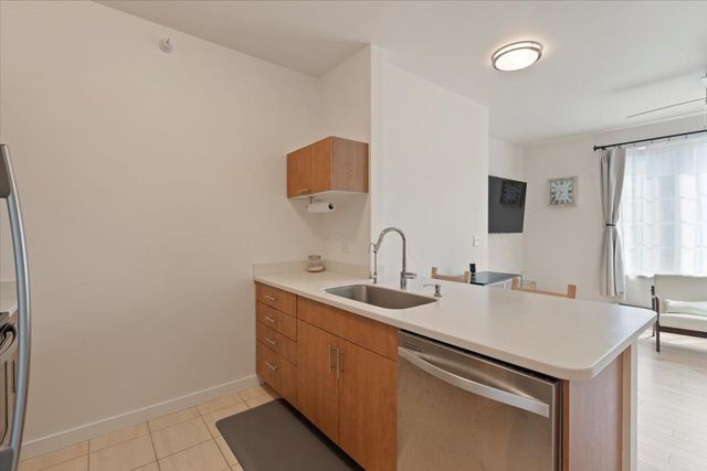 193 Saint Paul St Unit 408, Burlington, VT 05401