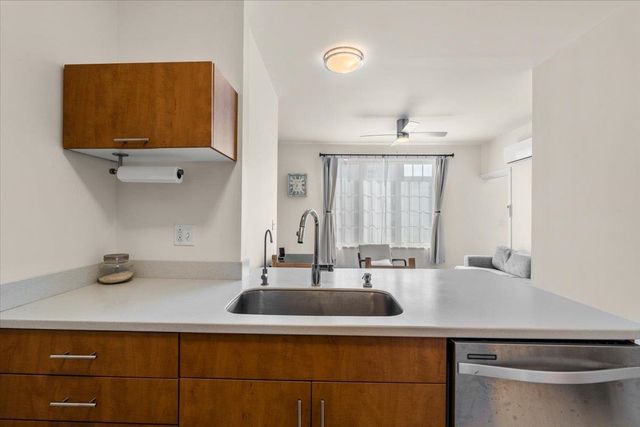 193 Saint Paul St Unit 408, Burlington, VT 05401