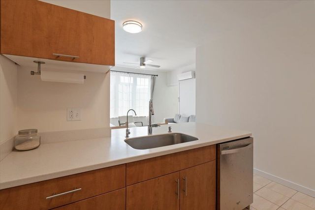 193 Saint Paul St Unit 408, Burlington, VT 05401