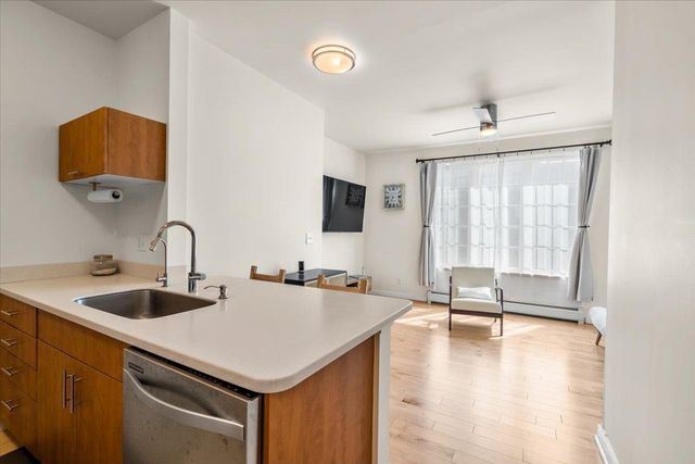 193 Saint Paul St Unit 408, Burlington, VT 05401