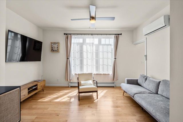 193 Saint Paul St Unit 408, Burlington, VT 05401