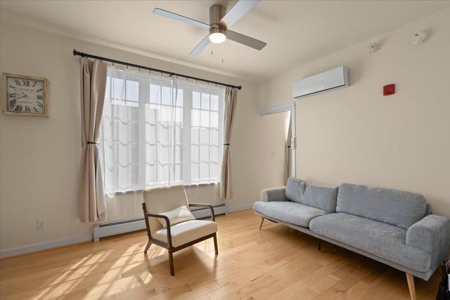 193 Saint Paul St Unit 408, Burlington, VT 05401