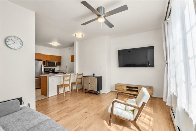 193 Saint Paul St Unit 408, Burlington, VT 05401