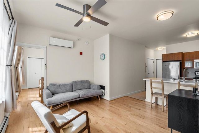 193 Saint Paul St Unit 408, Burlington, VT 05401