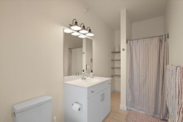 193 Saint Paul St Unit 408, Burlington, VT 05401