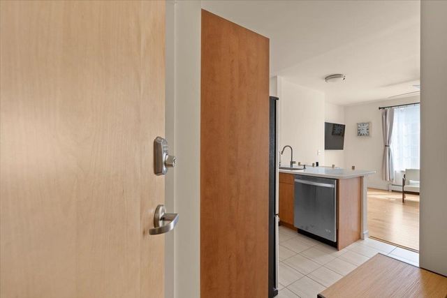 193 Saint Paul St Unit 408, Burlington, VT 05401