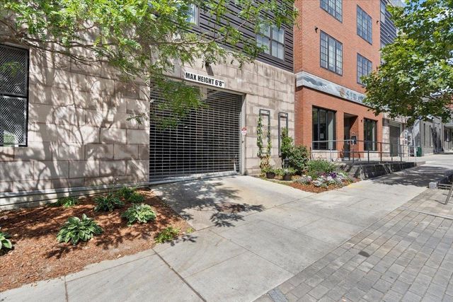 193 Saint Paul St Unit 408, Burlington, VT 05401