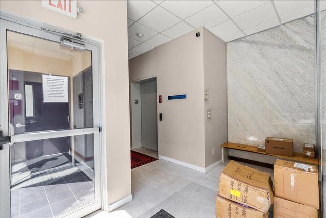 193 Saint Paul St Unit 408, Burlington, VT 05401