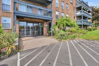 136 Kane Street APT B10, West Hartford, CT 06119