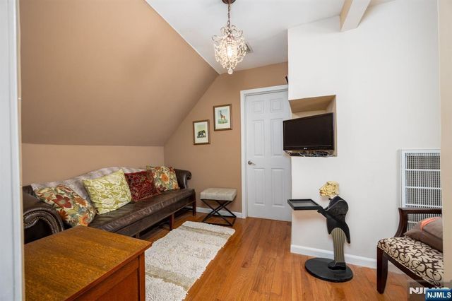 1150 Lakeside Drive, Vernon, NJ 07422