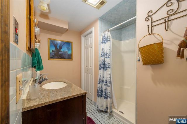 1150 Lakeside Drive, Vernon, NJ 07422