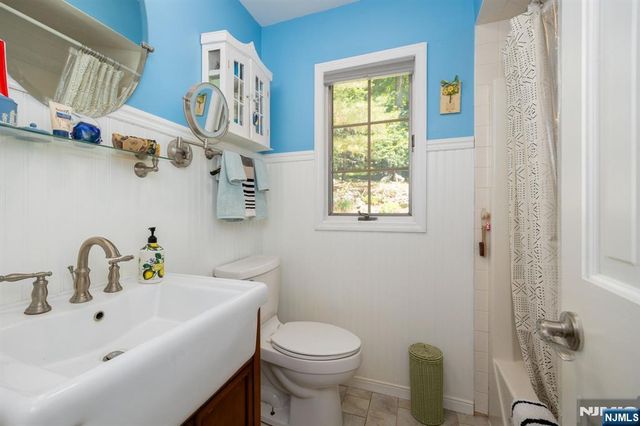 1150 Lakeside Drive, Vernon, NJ 07422