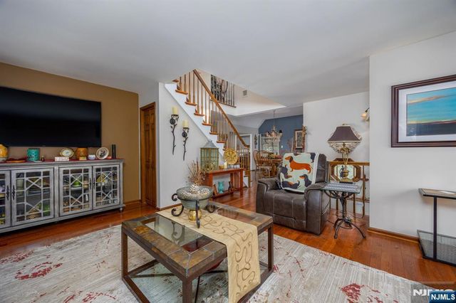 1150 Lakeside Drive, Vernon, NJ 07422