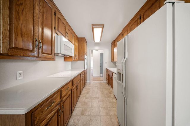 1500 Crestview Dr, Modesto, CA 95355