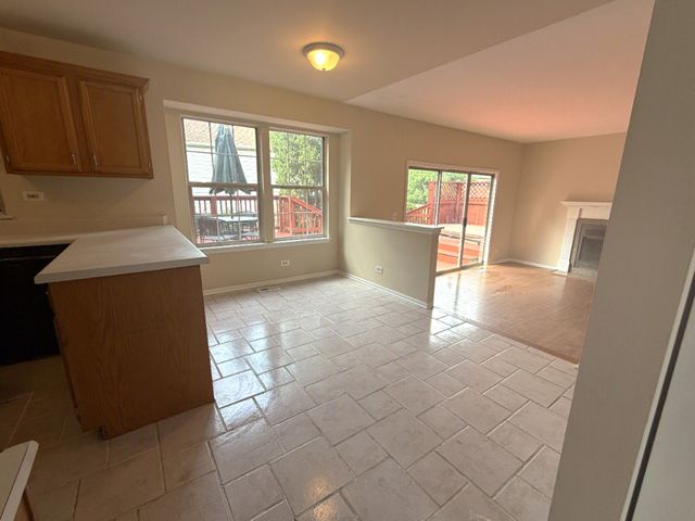 3590 Fairfax Court, Aurora, IL 60504