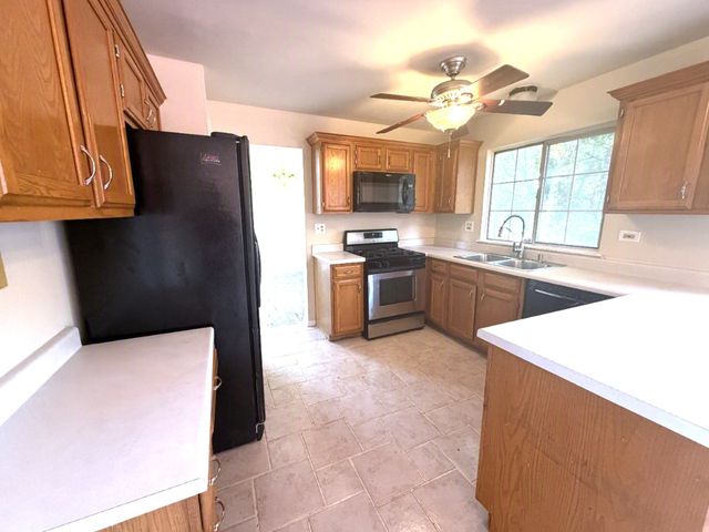 3590 Fairfax Court, Aurora, IL 60504