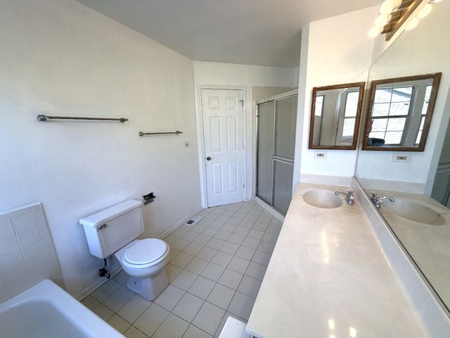 3590 Fairfax Court, Aurora, IL 60504