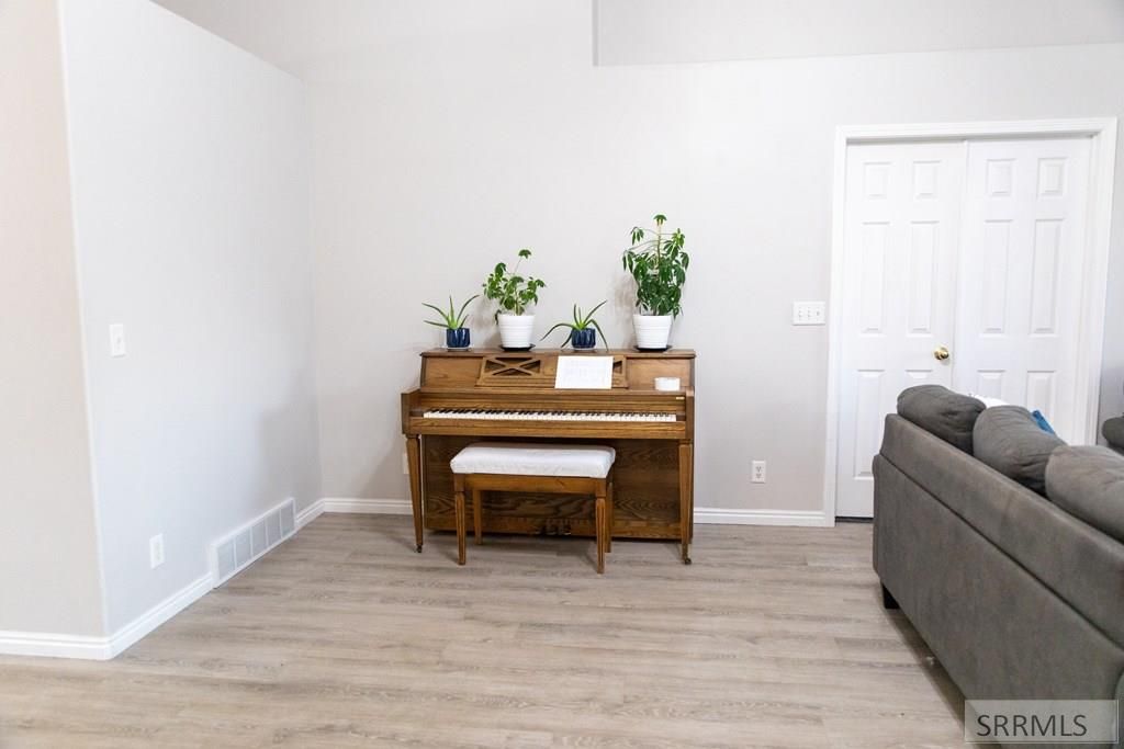 Image 3 of property listing at 9985 N 26 E, Idaho Falls, ID 83401