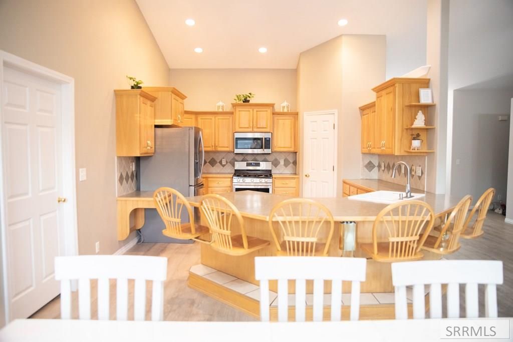 Image 6 of property listing at 9985 N 26 E, Idaho Falls, ID 83401