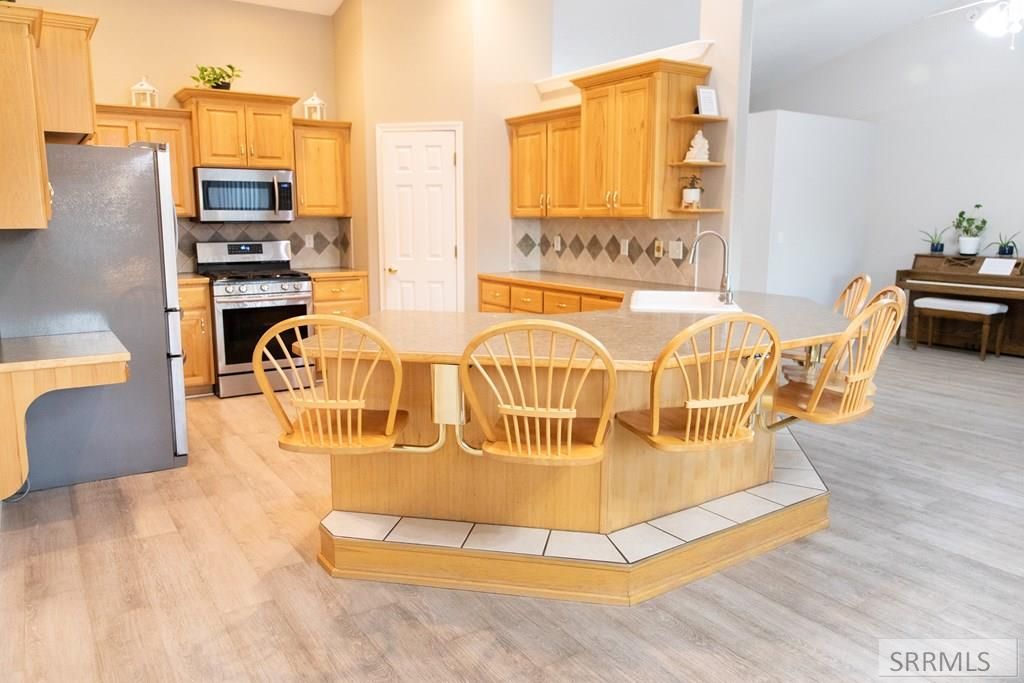 Image 7 of property listing at 9985 N 26 E, Idaho Falls, ID 83401