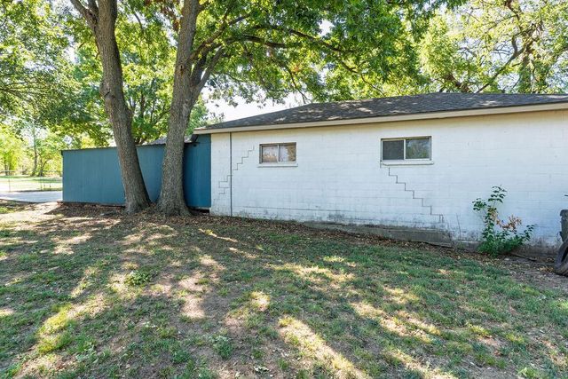 804 S Market Avenue, Shawnee, OK 74801