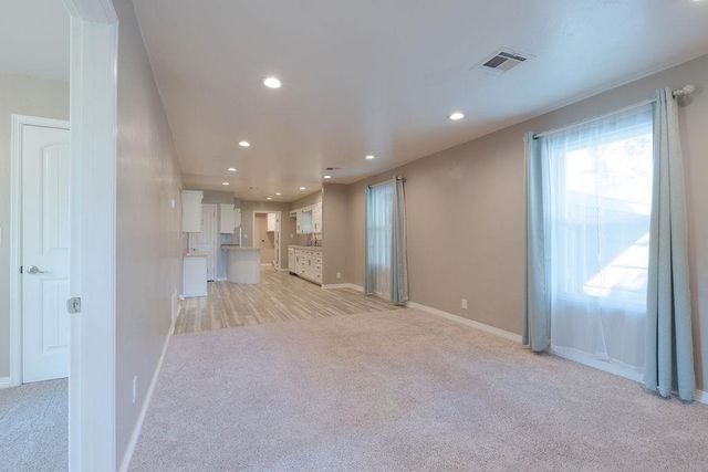 804 S Market Avenue, Shawnee, OK 74801
