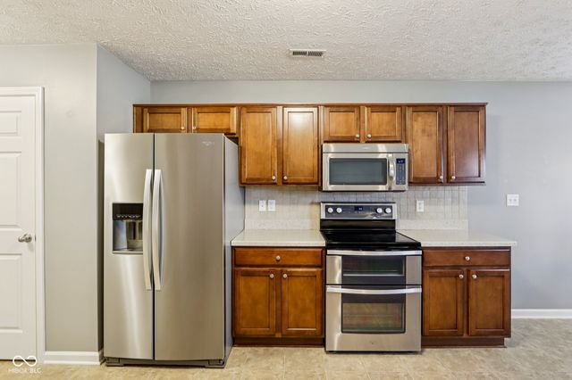 5556 Jutland Drive, Plainfield, IN 46168