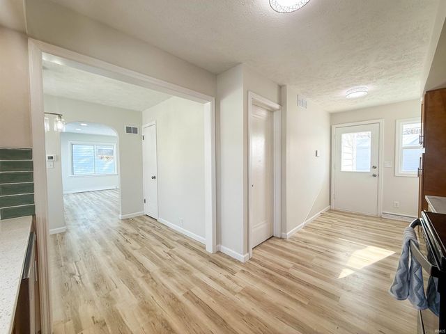 218 E Woodside Street, South Bend, IN 46614