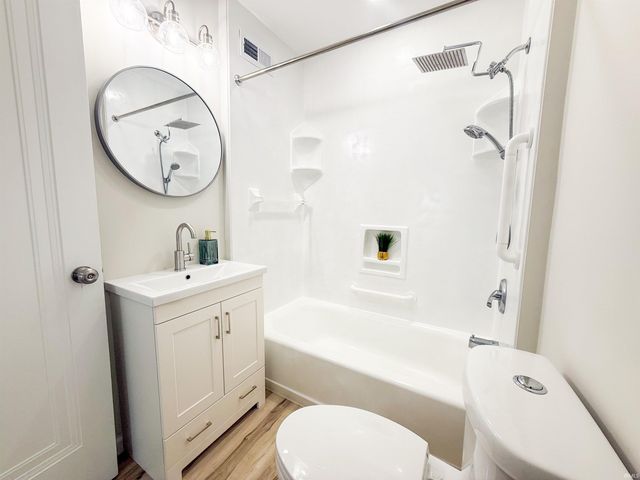 218 E Woodside Street, South Bend, IN 46614