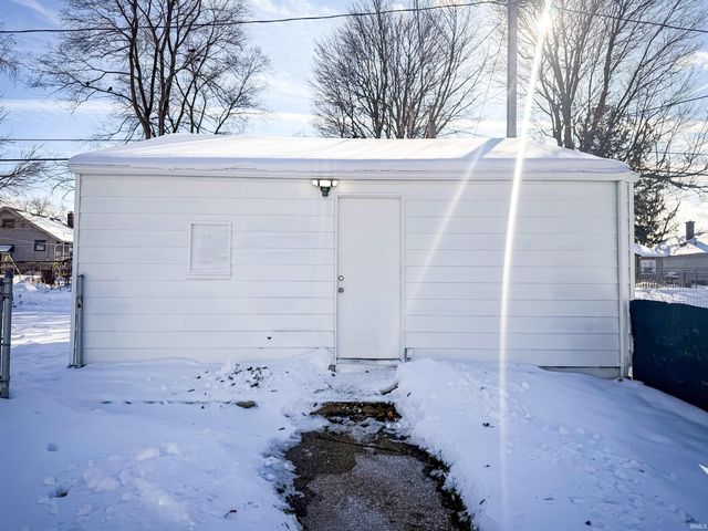 218 E Woodside Street, South Bend, IN 46614