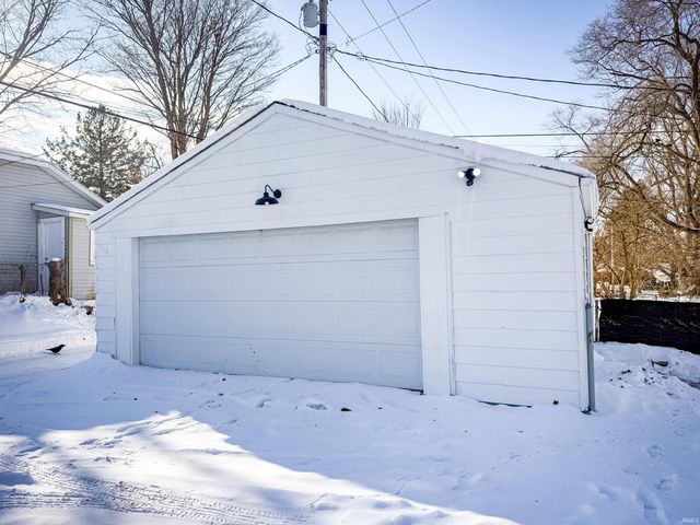 218 E Woodside Street, South Bend, IN 46614