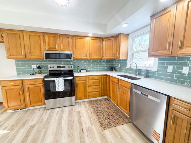 218 E Woodside Street, South Bend, IN 46614