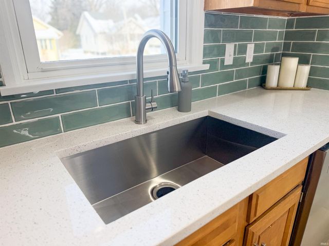 218 E Woodside Street, South Bend, IN 46614