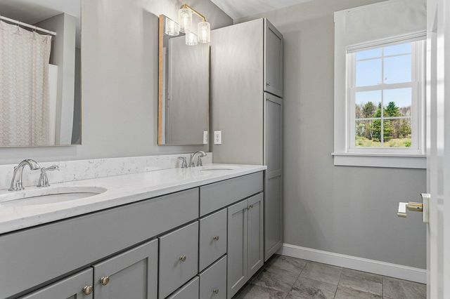 19 Lovering Road, North Hampton, NH 03862