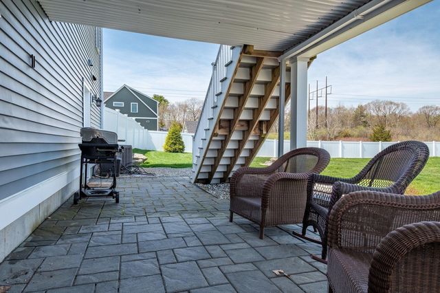 19 Lovering Road, North Hampton, NH 03862