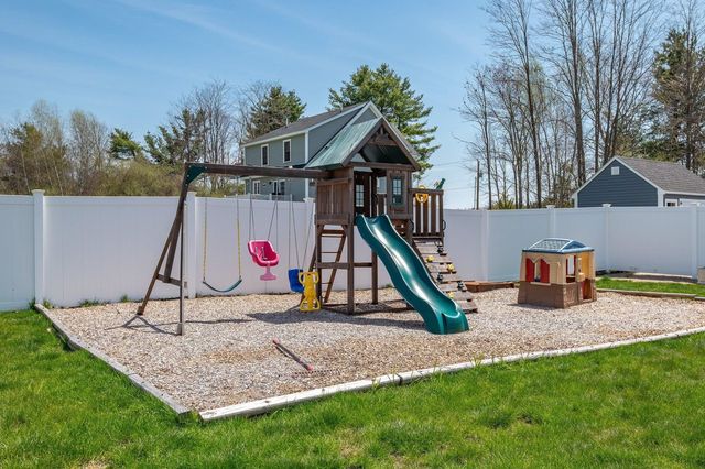 19 Lovering Road, North Hampton, NH 03862