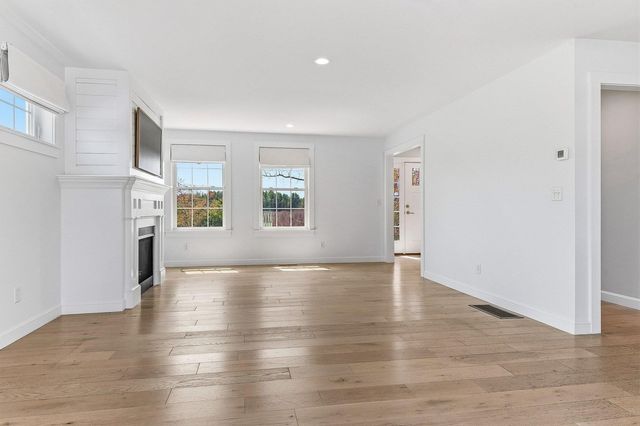 19 Lovering Road, North Hampton, NH 03862