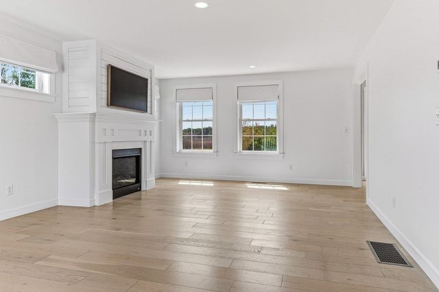 19 Lovering Road, North Hampton, NH 03862