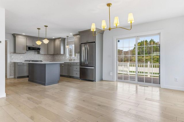 19 Lovering Road, North Hampton, NH 03862