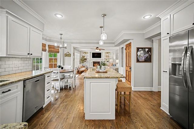5507 W 90th Terrace, Overland Park, KS 66207