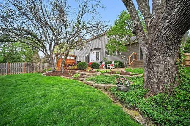 5507 W 90th Terrace, Overland Park, KS 66207