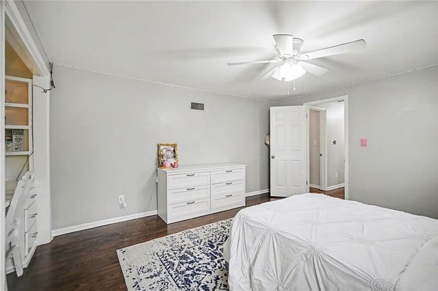 5507 W 90th Terrace, Overland Park, KS 66207