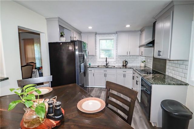 718 S Chestnut Street, Olathe, KS 66061