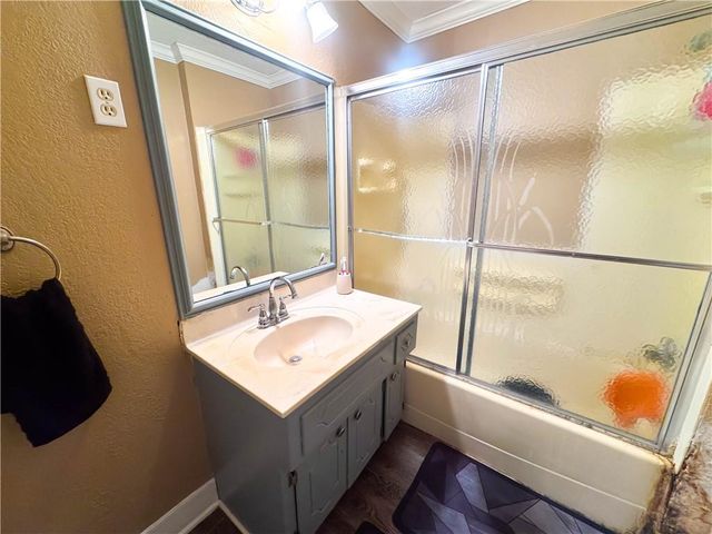 718 S Chestnut Street, Olathe, KS 66061