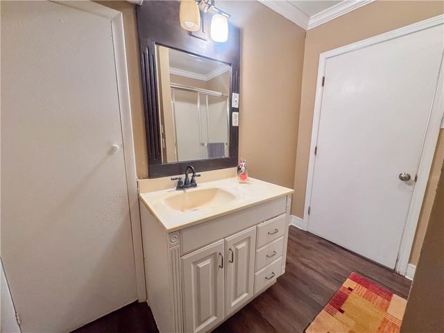 718 S Chestnut Street, Olathe, KS 66061